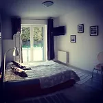 Habitación en casa particular Azalia 32 L *