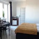Azalia 32 L Habitación en casa particular