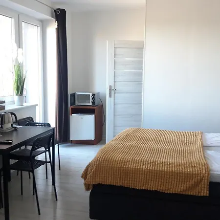 Azalia 32 L Quarto em Acomodações Particulares