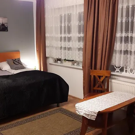 Azalia 32 L Quarto em Acomodações Particulares *