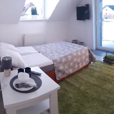 Azalia 32 L Quarto em Acomodações Particulares *